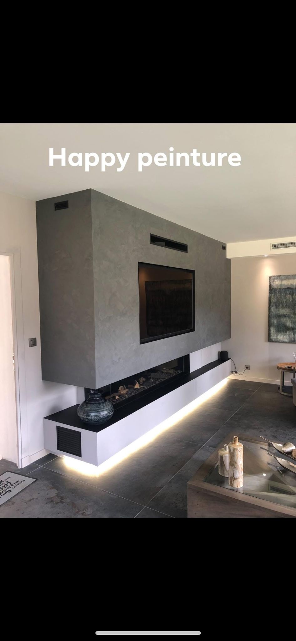 Mur TV avec placo et finition béton ciré, LED
